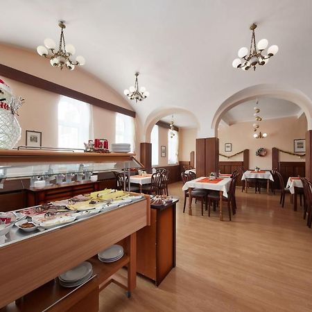 Hotel Roosevelt Литомержице Экстерьер фото