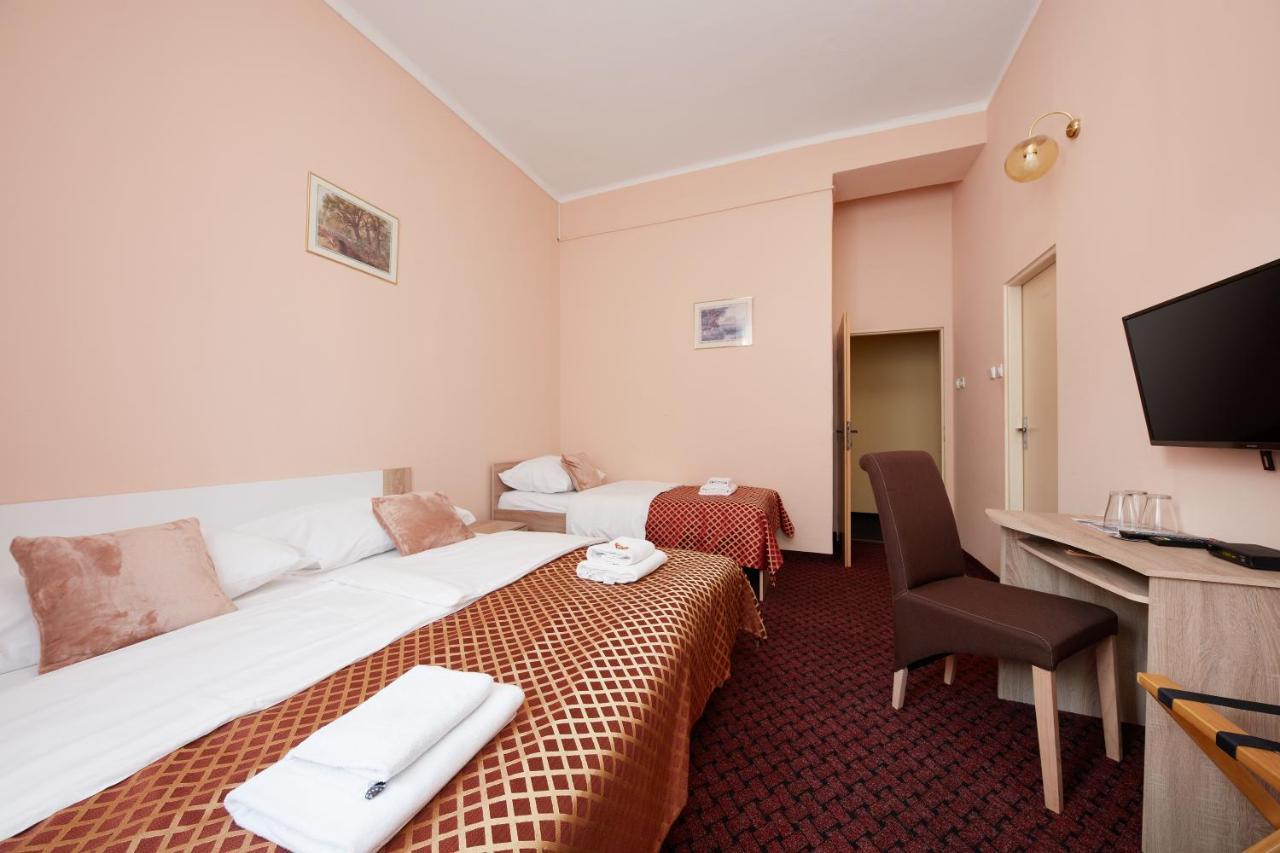 Hotel Roosevelt Литомержице Экстерьер фото