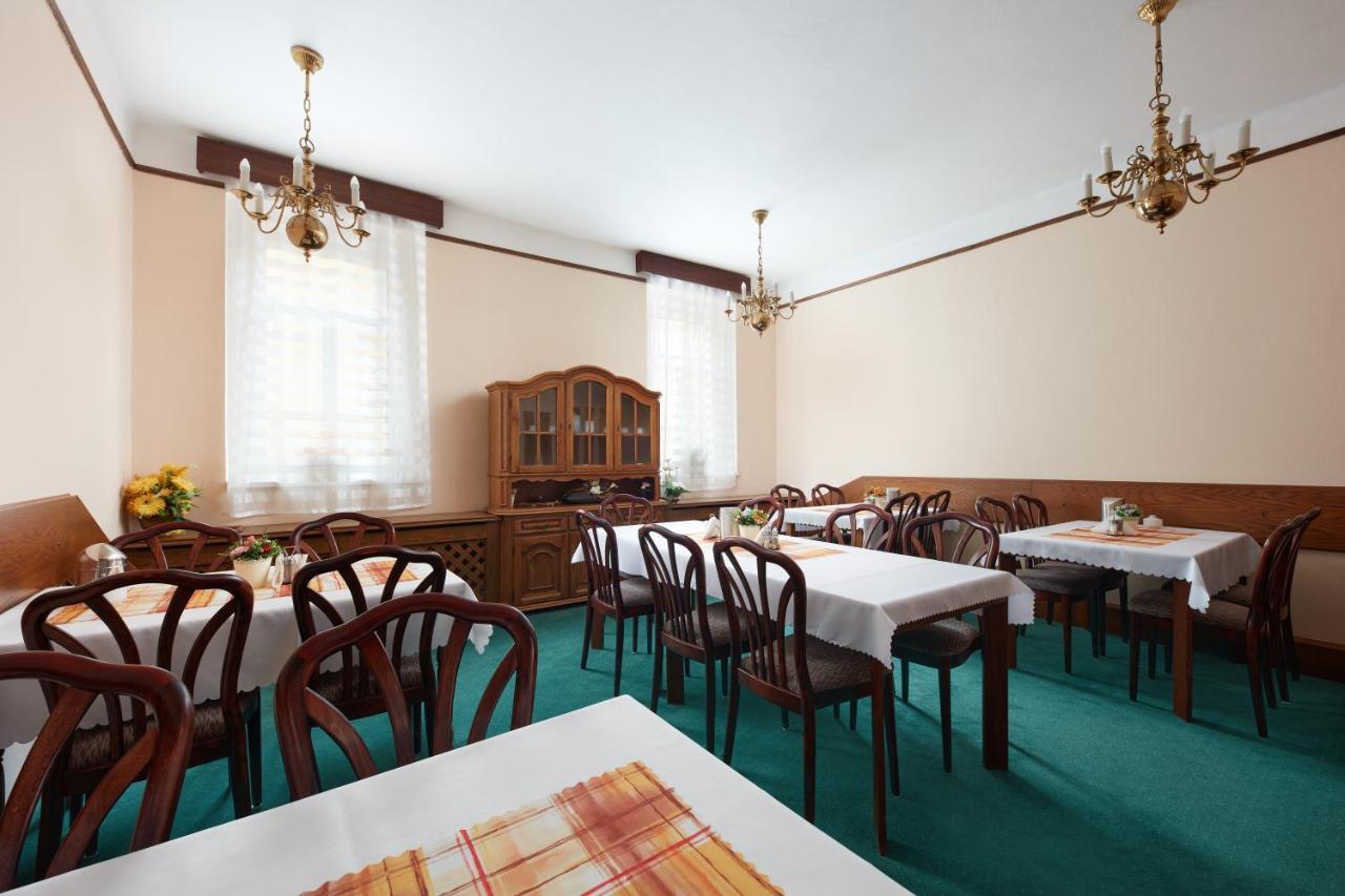 Hotel Roosevelt Литомержице Экстерьер фото