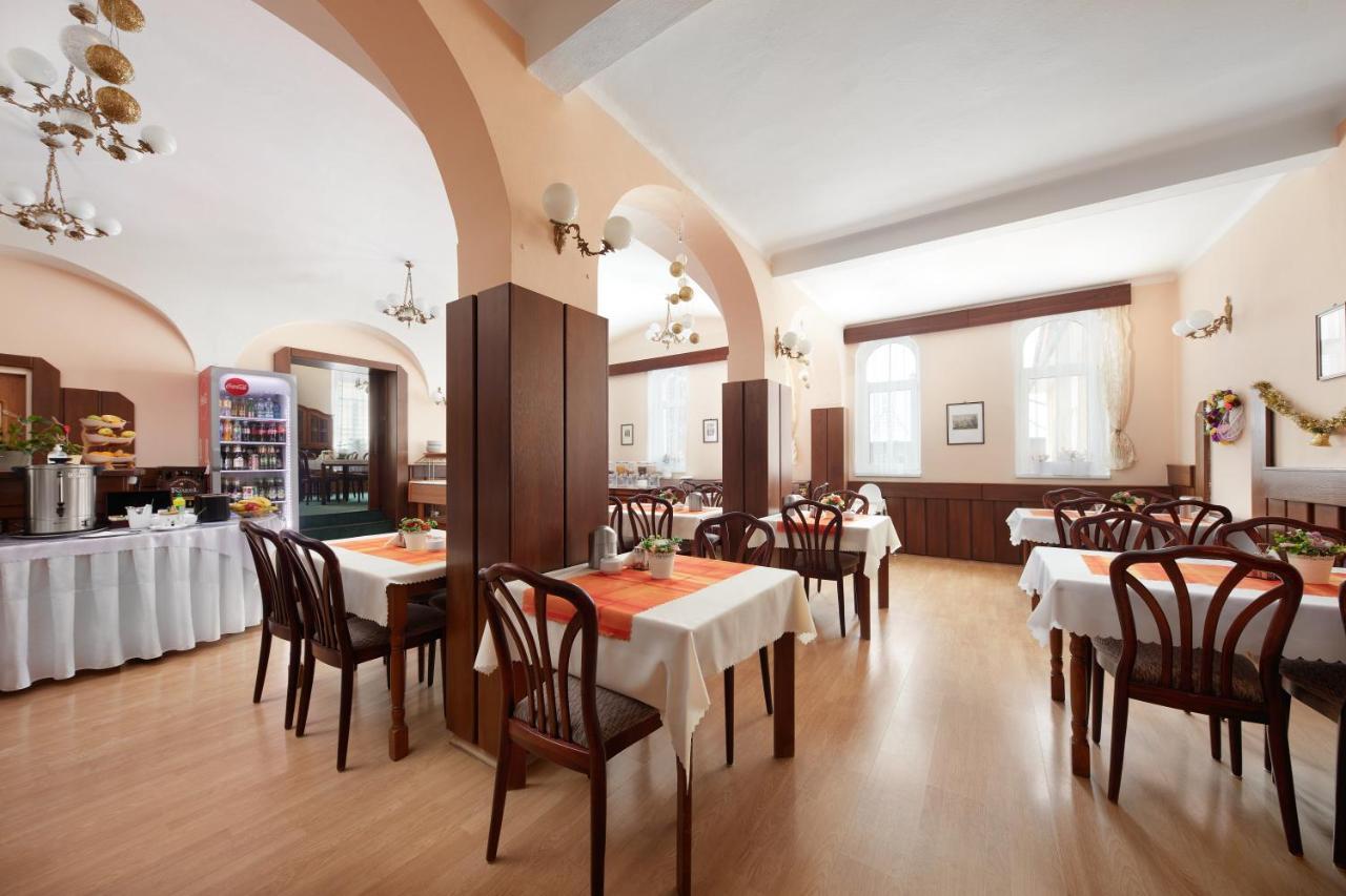 Hotel Roosevelt Литомержице Экстерьер фото