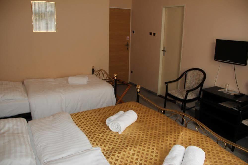 Hotel Roosevelt Литомержице Экстерьер фото