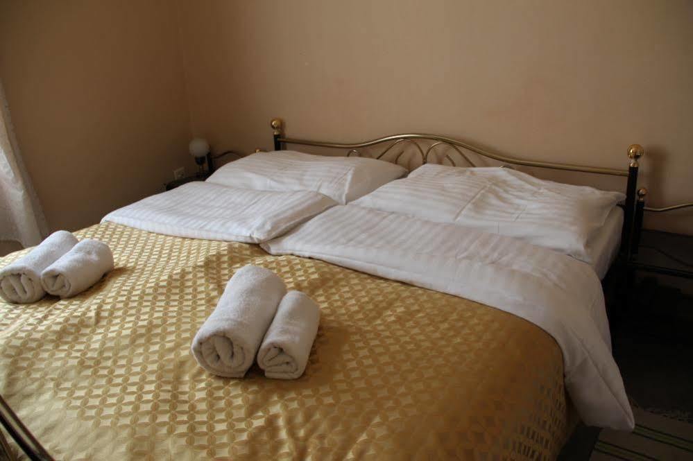 Hotel Roosevelt Литомержице Экстерьер фото